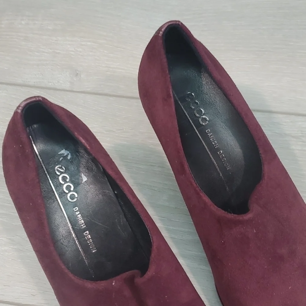 NEW Ecco Womens Suede Danish Design Heels shoes sz 37 US 6-6.5